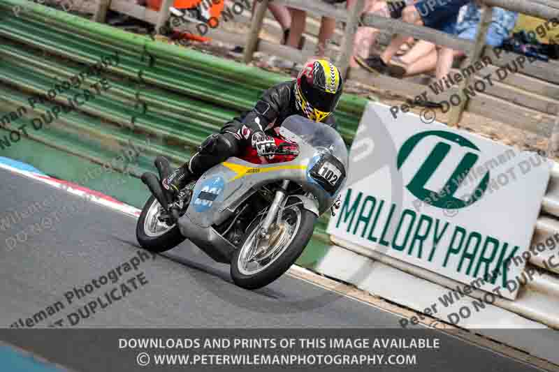 Vintage motorcycle club;eventdigitalimages;mallory park;mallory park trackday photographs;no limits trackdays;peter wileman photography;trackday digital images;trackday photos;vmcc festival 1000 bikes photographs